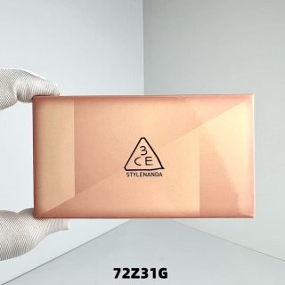 💹33✍️专柜版本
3CE叠叠乐眼影 7.5g🔜72Z31G编码✔️5⃣️色:
01#ROSY HIP 玫瑰果色
02#PINK SODA 绯色苏打
03#PINK HAZE 冷雾藕粉
04#MAUVE CHIC 摩登藤紫
05#NUTTY BROWN 坚果摩卡色