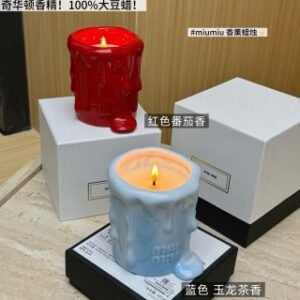 💹110✍️专柜版本
新款❗️Miu miu 香薰蜡烛185g,现货味道:红色 番茄香,蓝色 玉龙香。