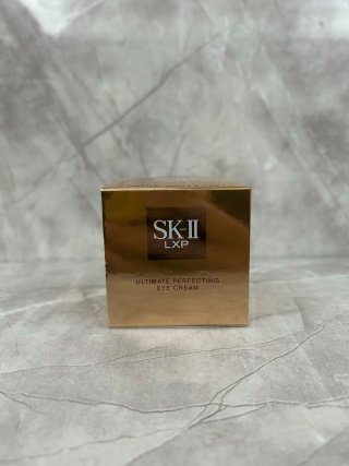 💹32✍️专柜版本
SK金钻眼霜15g.对版对味,进口料体,可配中文标,需要下单备注!