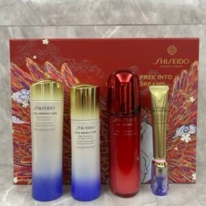 💹265✍️明通版本
新款资生堂悦薇水乳眼马年限定礼盒四件套.配手提袋.包含：新款悦薇水150ml+悦薇乳100ml+红腰子精华100ml+小针管眼霜20ml.对版对味.市场独家货源.现货不多.卖完等下批.可冲正.（水乳清爽滋润可选.默认滋润）