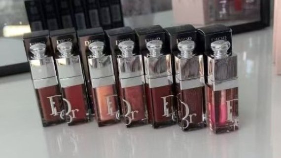 💹30✍️专柜版本/26版
迪奥唇油26版6ml!16色号现货:001-006-007-012-015-041-046-072-074-077-081-085-086-087-088-104。
