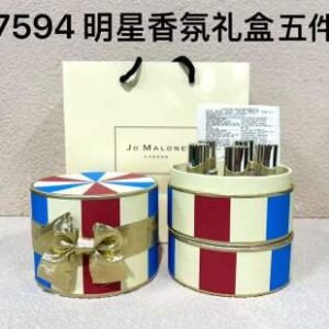 💹60✍️专柜版本
新款 157594祖马龙 明星香氛礼盒五件套