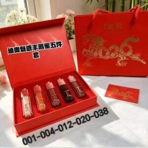 💹70✍️专柜版本
迪奥丰唇蜜五件套!内含:6ml*5。色号:001-004-012-020-038。