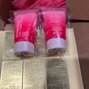💹18✍️明通版本/小样30ml
新版红石榴洁面30ml小样 件384支 配中文标 现货