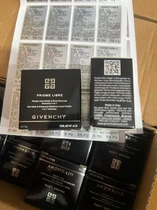 💹18✍️明通版本/小样4×1.5g
纪梵希散粉1号小样4×1.5g 件400粒 配中文标 现货