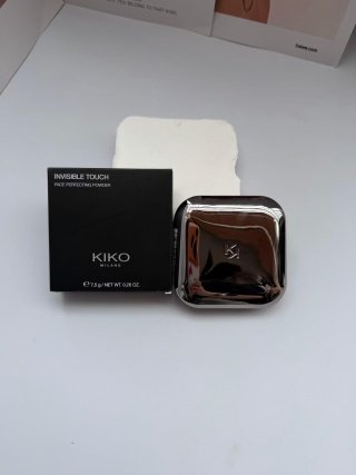 💹30✍️专柜版本
KIKO白色水莲花粉饼7.5g!