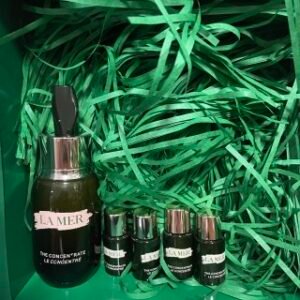 💹125✍️明通版本
海蓝浓缩精华一拖四/1+4礼盒，内含：浓缩精华50ml+浓缩精华小样5mlx4，配袋子，可配中文标。