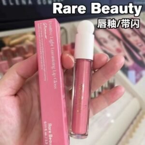 💹20✍️专柜版本
赛琳娜丝带闪唇釉3.3ml！色号：Dazzle，Beam，Flicker，Glimmer，Spark，Blaze。