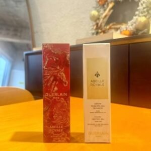 💹50✍️专柜版本/26马年限量版
批次5D18，日期202804，全新升级的4.0版本✔️娇兰帝皇蜂姿复原蜜26马年限量版50ml！