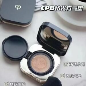 💹40✍️专柜版本
新版 CPB钻光精华方气垫15g 柔雾款 带中文标,色号:OC00 OC10。