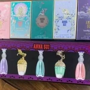 💹55✍️专柜版本
安娜苏Q版香水小样五件套🔜实拍📸现货❗️Anna sui/安娜苏香水套装女士华丽5件套Q版小样，内含：筑梦天马独角兽香水5m金色✔️筑梦美人鱼香水5ml蓝色✔筑梦天马独角兽香水5ml粉色💢