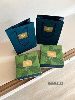 💹68✍️专柜版本
欧珑 车载香薰 金色限量版1.4g,现货味道:乌龙茶/无极乌龙